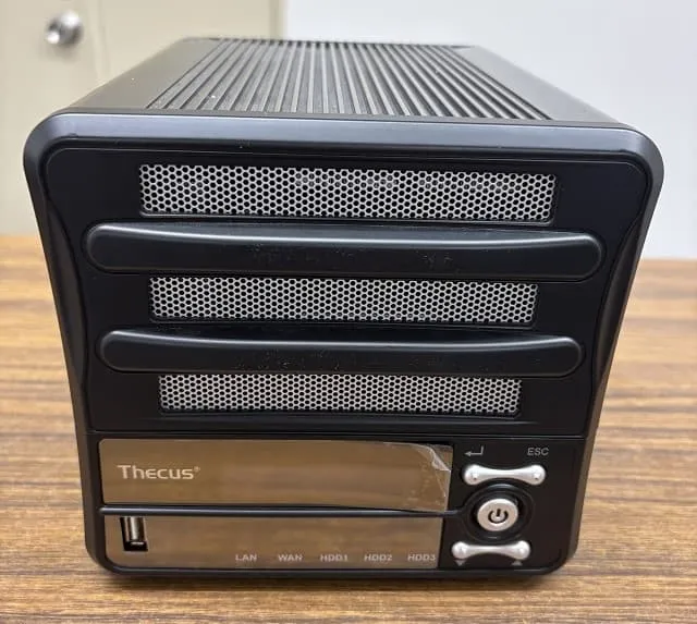 起動しないThecus製NAS データ復旧