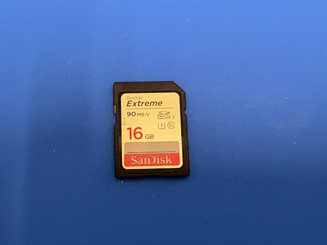 SanDisk EXTREME PLUS 16GB SDカード