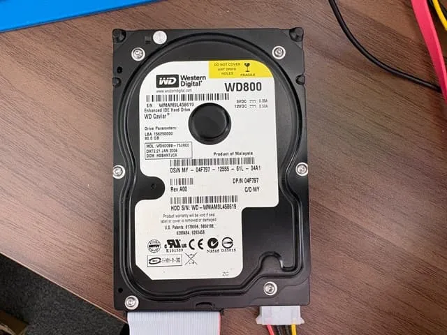 DELLのパソコン本体から取り出したWD800カチカチと音のなるハードディスク　　