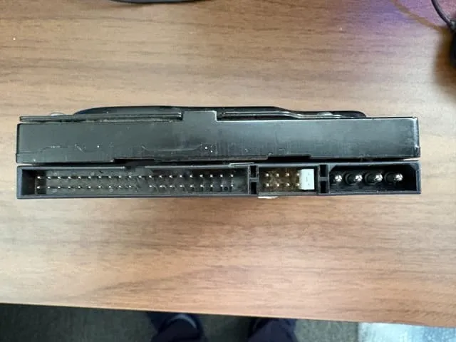 DELLのパソコン本体から取り出したWD800　HDDのインターフェイス　IDE　
