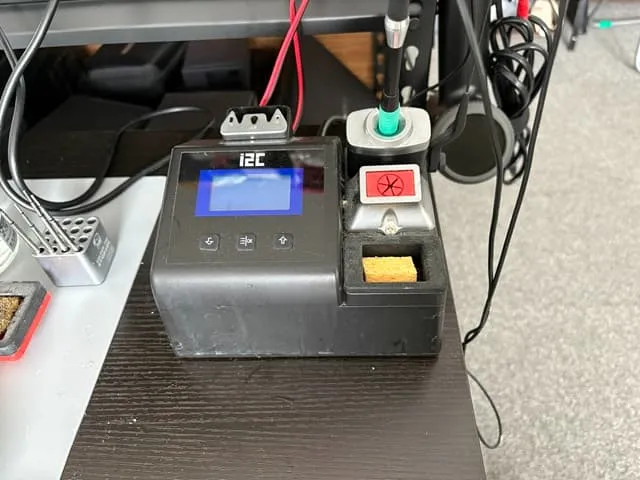 基板修理やICチップ取り外しに使用 i2C 2SCNi ナノはんだ付けステーション