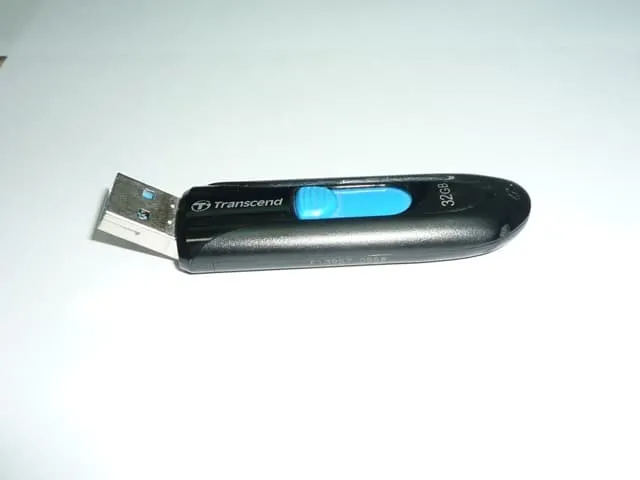 コネクターが折れた Transcend USBメモリーデータ復旧