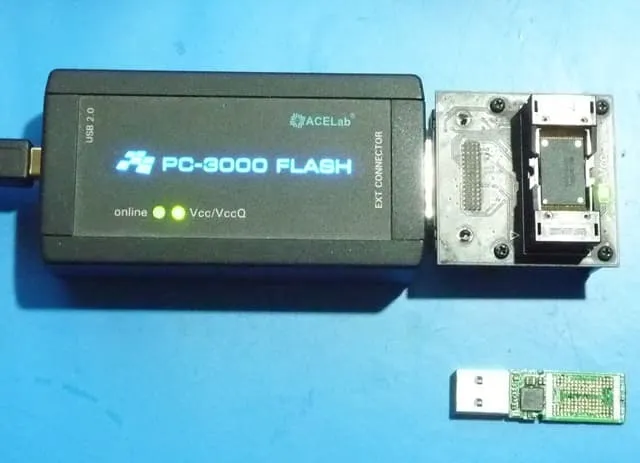 PC-3000FLASH データ復旧装置