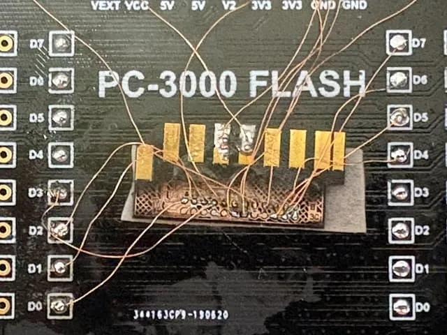 東芝SDカードにピアノ線を接続してPC-3000FLASHでデータ復旧