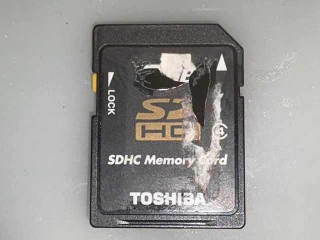 東芝SDカード８GBデータ復旧