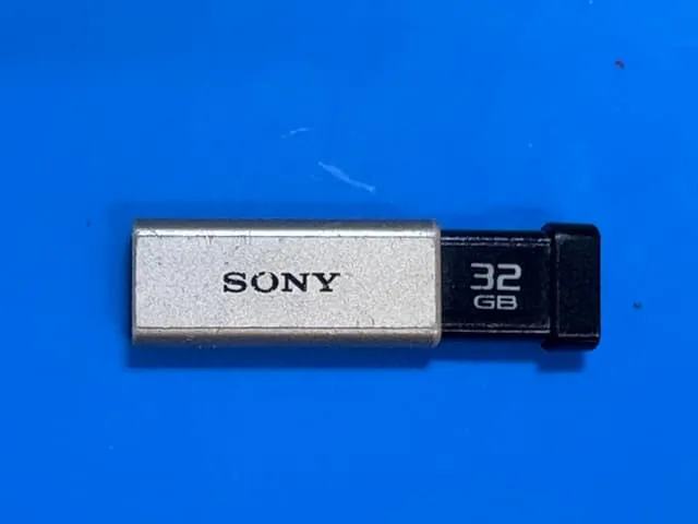 SONY　32GB　USBメモリー重度物理障害データ復旧
